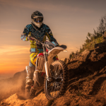 Teciomar Abila explica como a aerodinâmica influencia diretamente a velocidade e estabilidade das motos esportivas.