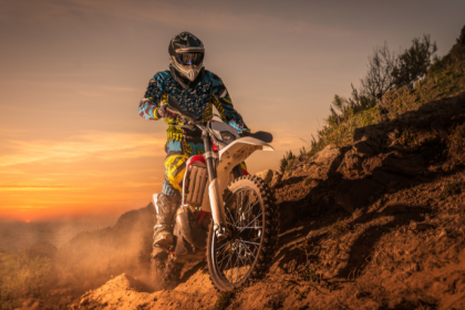 Teciomar Abila explica como a aerodinâmica influencia diretamente a velocidade e estabilidade das motos esportivas.