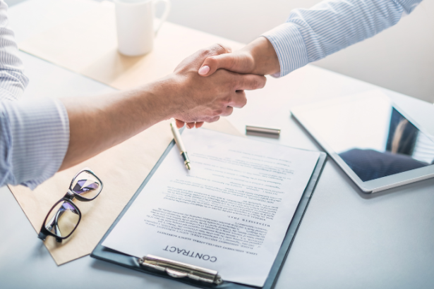 Alexandre Costa Pedrosa esclarece as diferenças entre planos individuais, empresariais e coletivos para ajudar você a fazer a melhor escolha.