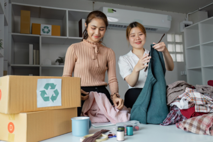 A sustentabilidade na moda levanta a dúvida: conceito ou prática possível? Cristiane Ruon dos Santos mostra caminhos reais para começar.
