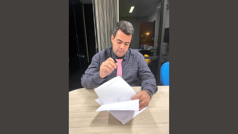 A partir da análise de Vinicius Tadeu Sattin Rodrigues, entenda como alimentação, rotina e autocuidado influenciam a saúde das mamas.